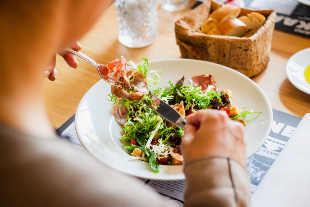 Dieta przy niedoczynności tarczycy i Hashimoto. Co jest absolutnie niezbędne?